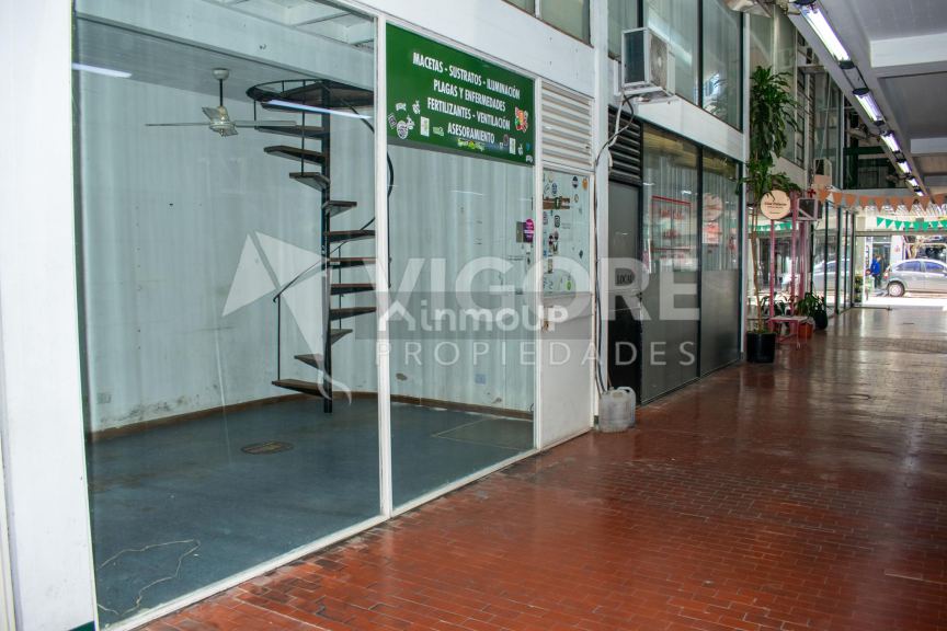 Local Comercial en Alquiler en Almirante Brown, G.B.A. Zona Sur