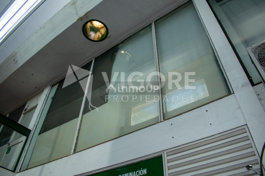 Local Comercial en Alquiler en Almirante Brown, G.B.A. Zona Sur