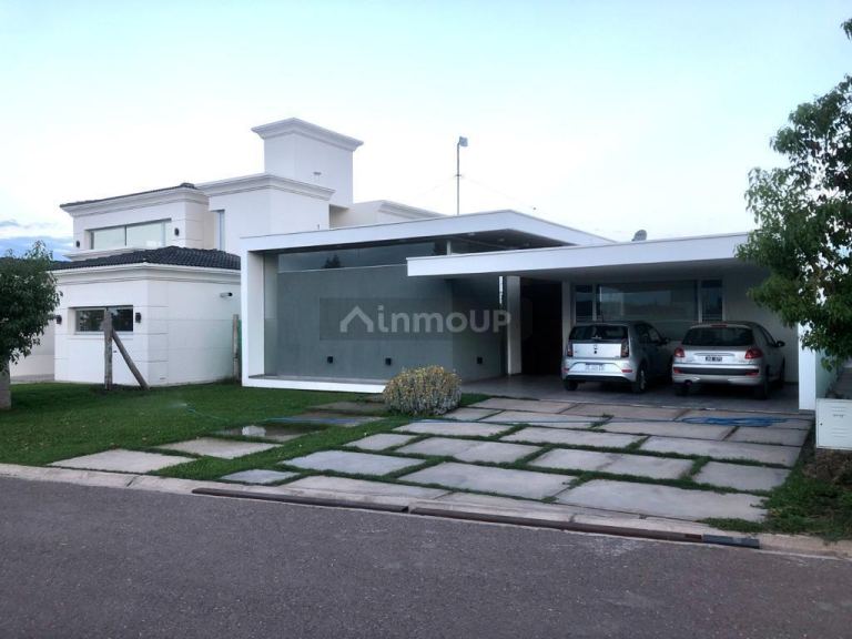 Casa en Venta en Guaymallen, Mendoza