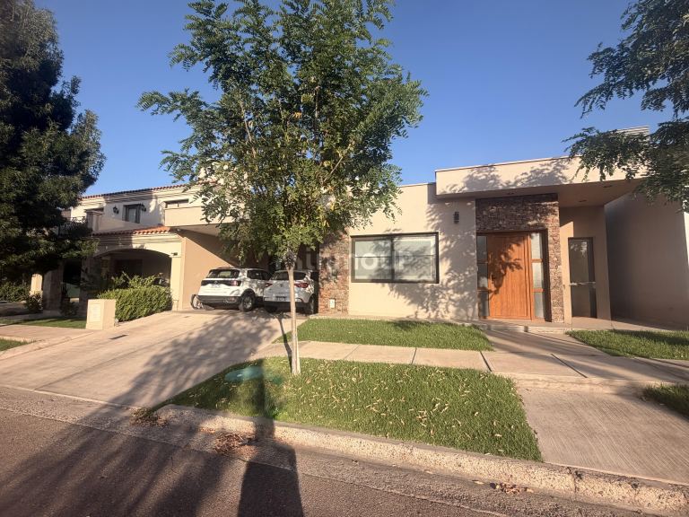 Casa en Venta en Guaymallen, Mendoza