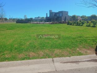 Pilar Terreno lote interno venta Pilar del Este Barrio Santa Emilia