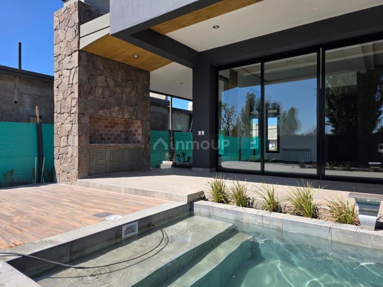 Casa en Venta en Maipu, Mendoza