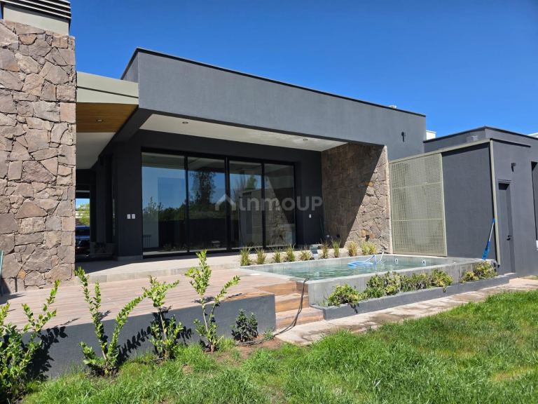 Casa en Venta en Maipu, Mendoza