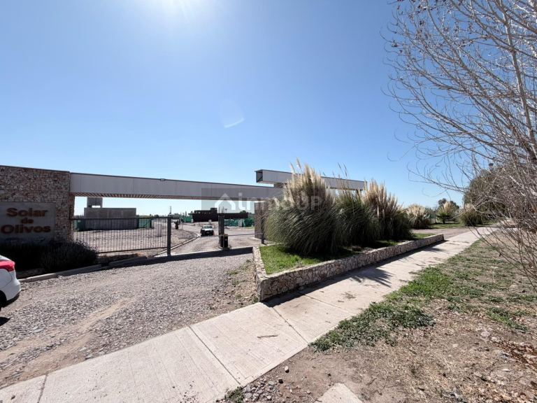 Maipu Solar de Olivos, Maipu
