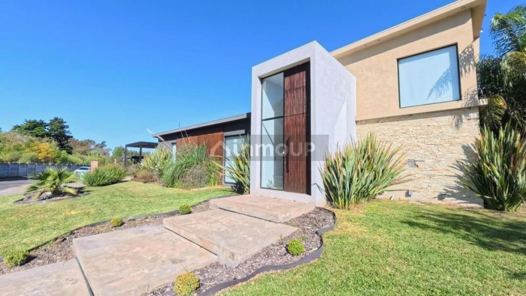 Casa en Alquiler en Escobar, G.B.A. Zona Norte