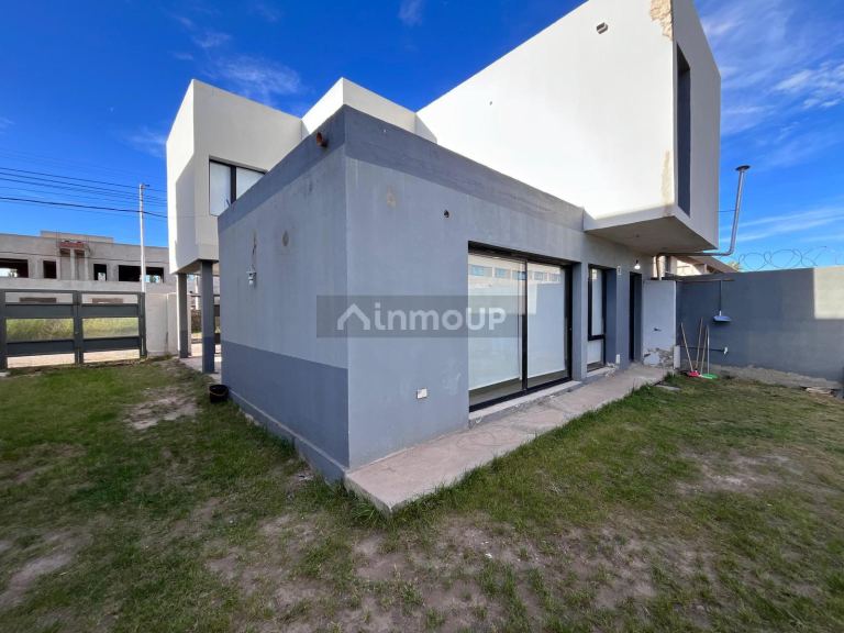 Casa en Alquiler en Neuquen, Neuquen