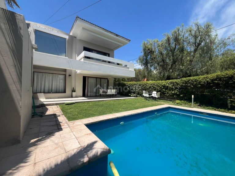 Casa en Venta en Capital, Mendoza