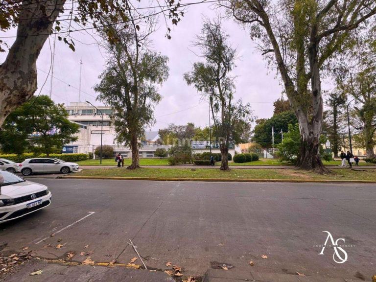 Cochera en Venta en Tres de Febrero, G.B.A. Zona Oeste