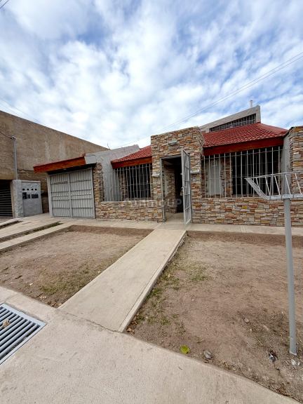 Casa en Alquiler en Maipu, Mendoza