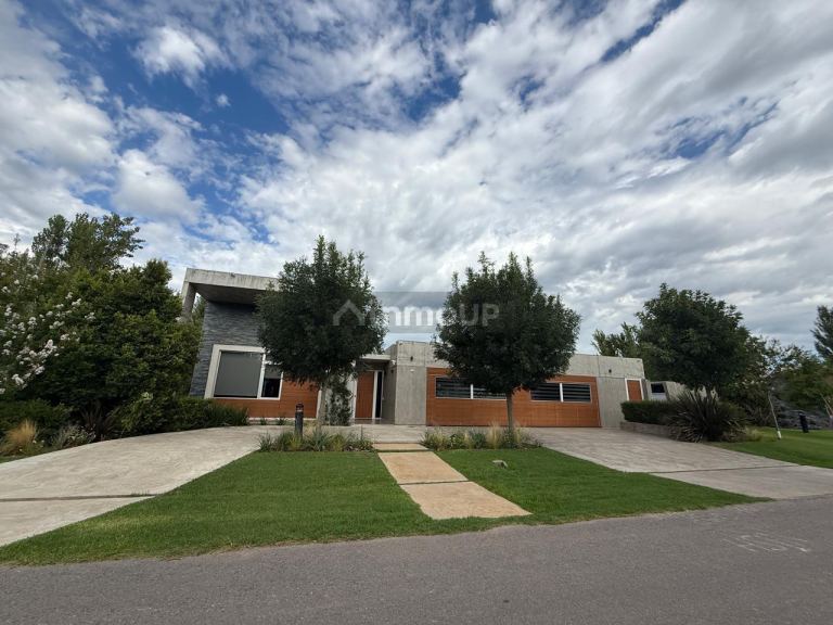 Casa en Venta en Funes, Santa Fe
