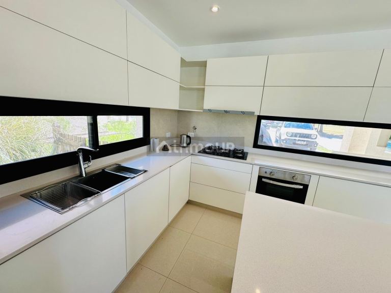 Casa en Venta en San Vicente, G.B.A. Zona Sur