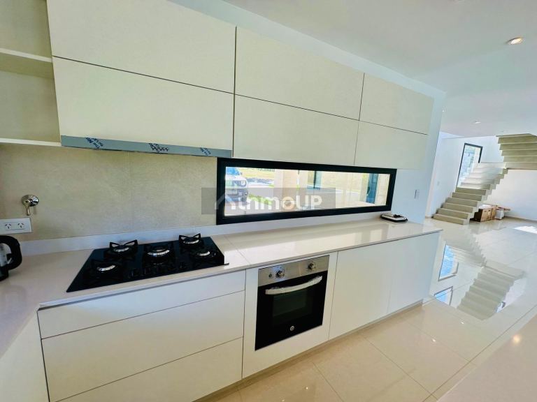 Casa en Venta en San Vicente, G.B.A. Zona Sur