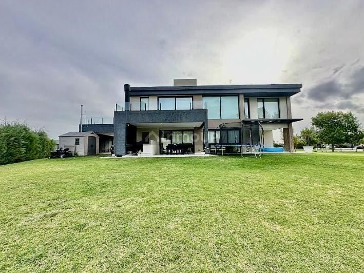Casa en Venta en Ezeiza, G.B.A. Zona Sur