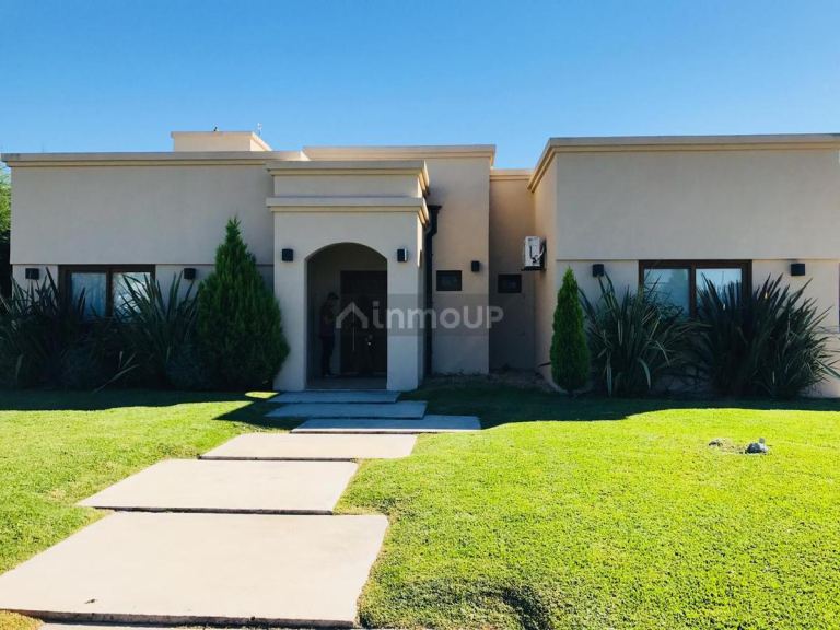 Casa en Venta en Esteban Echeverria, G.B.A. Zona Sur