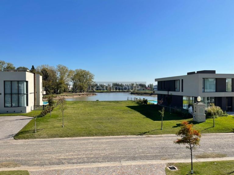 Casa en Venta en San Vicente, G.B.A. Zona Sur