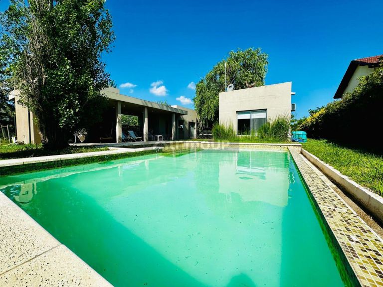 Casa en Alquiler Temporario en Esteban Echeverria, G.B.A. Zona Sur