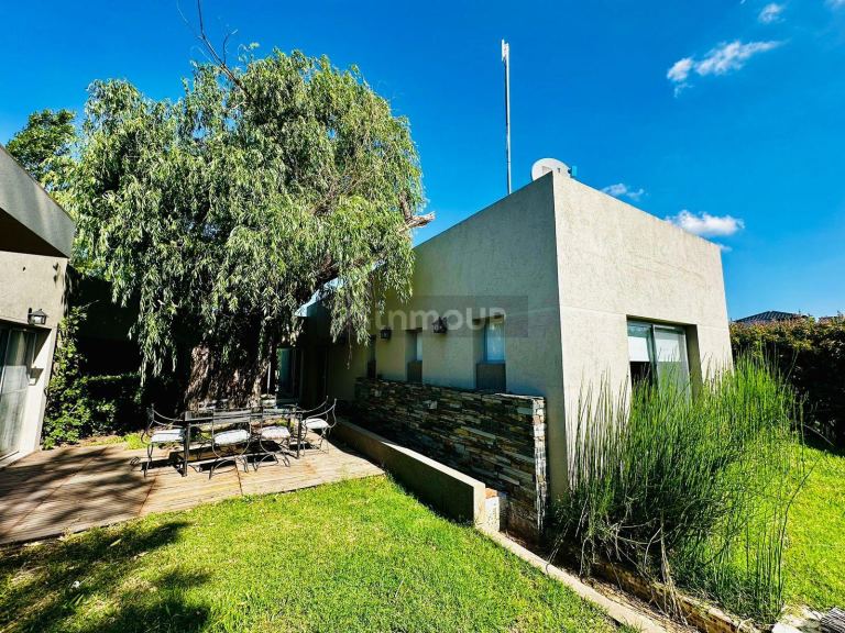 Casa en Alquiler Temporario en Esteban Echeverria, G.B.A. Zona Sur