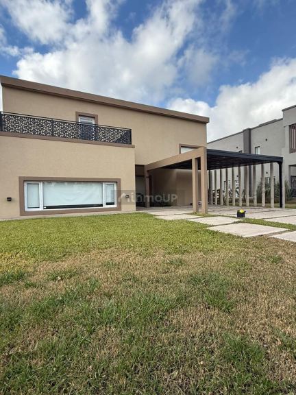 Casa en Venta en Esteban Echeverria, G.B.A. Zona Sur