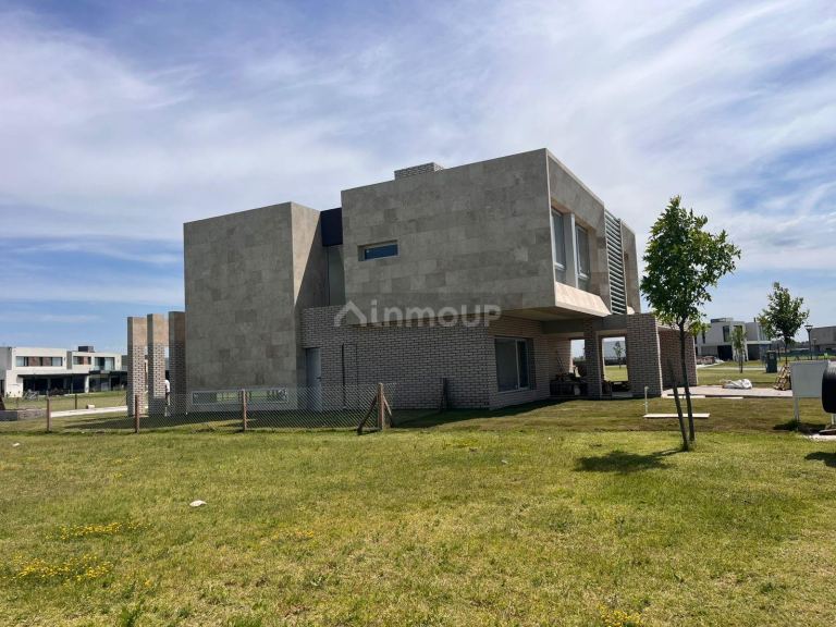 Casa en Venta en Ezeiza, G.B.A. Zona Sur