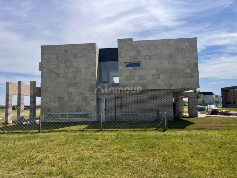 Casa en Venta en Ezeiza, G.B.A. Zona Sur