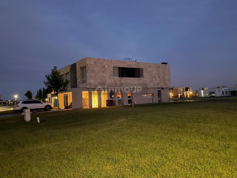 Casa en Venta en Ezeiza, G.B.A. Zona Sur