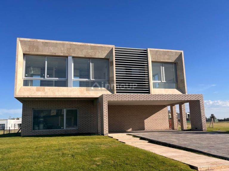 Casa en Venta en Ezeiza, G.B.A. Zona Sur