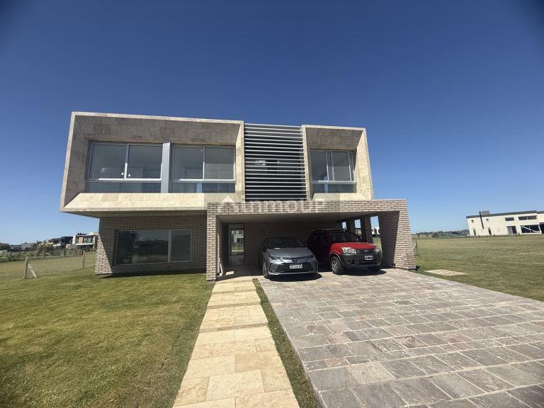 Casa en Venta en Ezeiza, G.B.A. Zona Sur