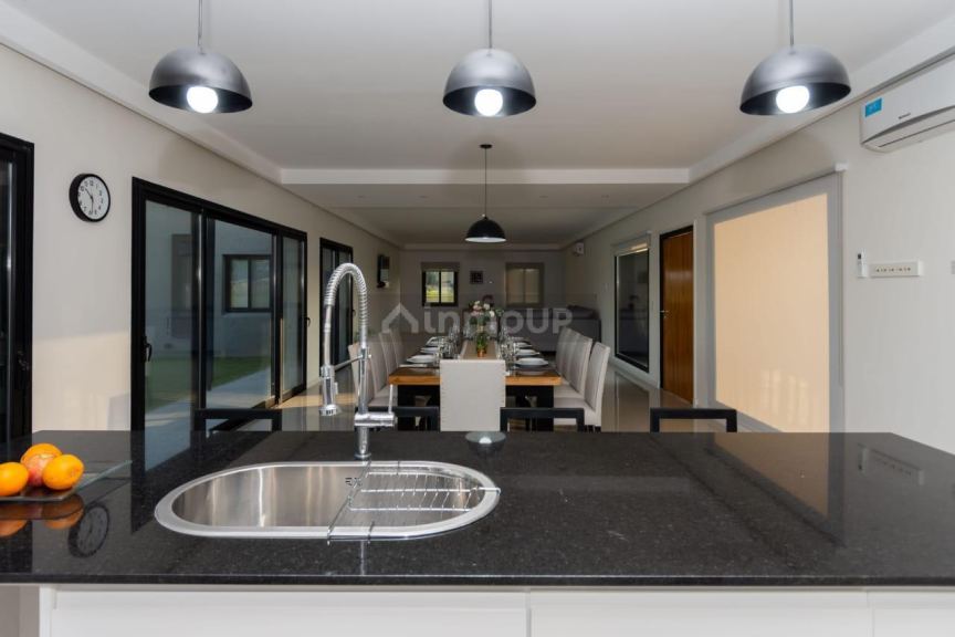 Casa en Venta en Ezeiza, G.B.A. Zona Sur