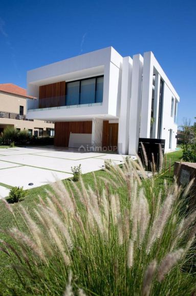 Casa en Venta en Esteban Echeverria, G.B.A. Zona Sur