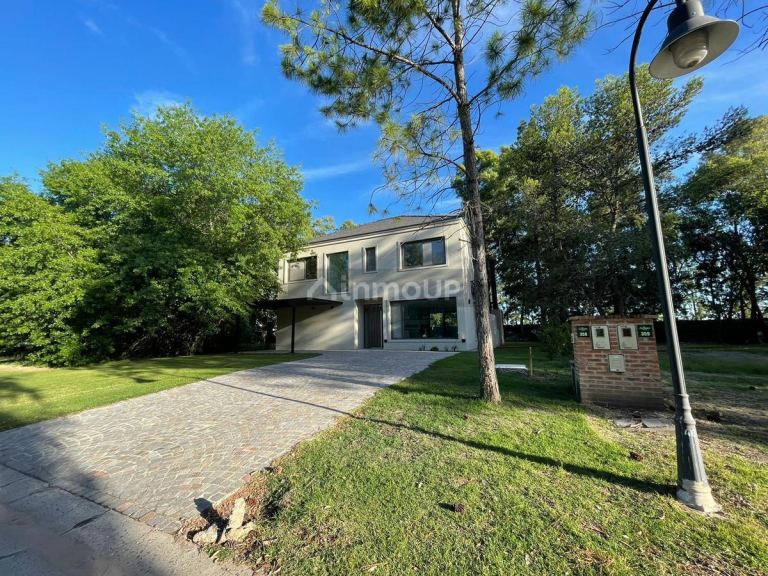Casa en Venta en Ezeiza, G.B.A. Zona Sur