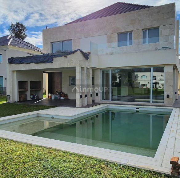 Casa en Alquiler en Esteban Echeverria, G.B.A. Zona Sur