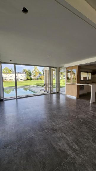 Casa en Alquiler en Esteban Echeverria, G.B.A. Zona Sur