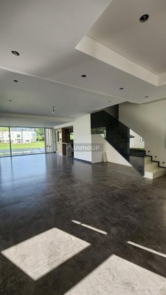Casa en Alquiler en Esteban Echeverria, G.B.A. Zona Sur