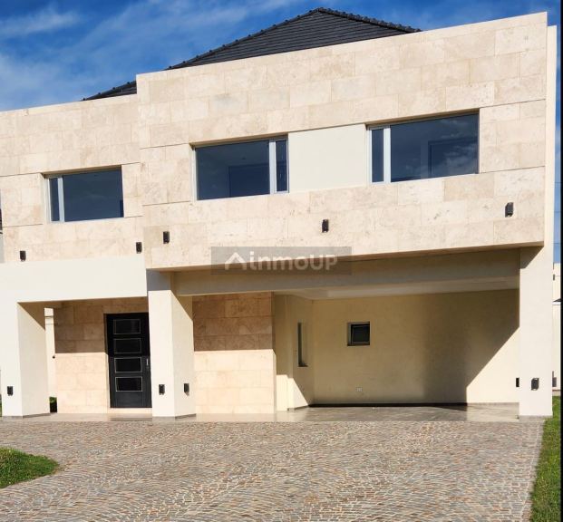 Casa en Alquiler en Esteban Echeverria, G.B.A. Zona Sur