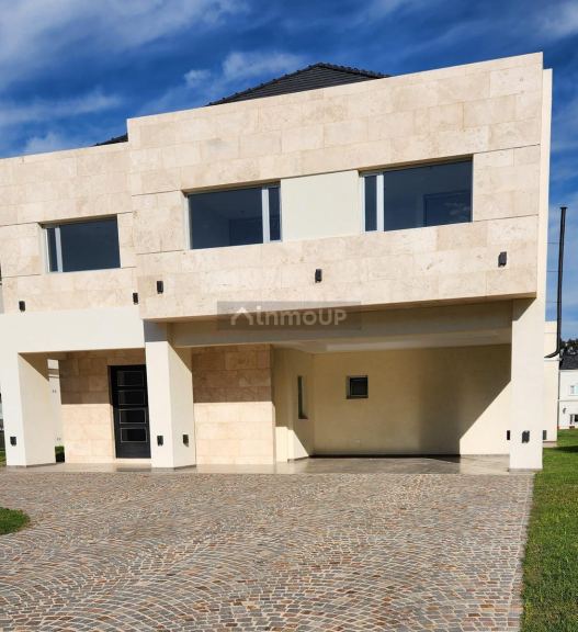 Casa en Alquiler en Esteban Echeverria, G.B.A. Zona Sur