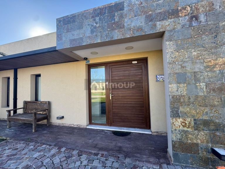 Casa en Venta en San Vicente, G.B.A. Zona Sur