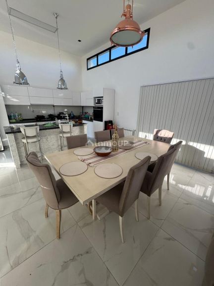 Casa en Venta en San Vicente, G.B.A. Zona Sur