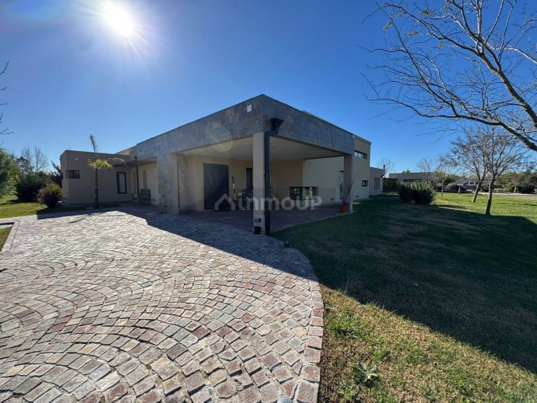 Casa en Venta en San Vicente, G.B.A. Zona Sur