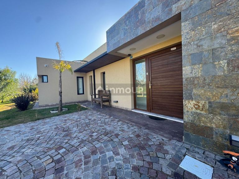 Casa en Venta en San Vicente, G.B.A. Zona Sur
