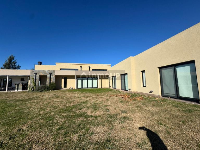 Casa en Venta en San Vicente, G.B.A. Zona Sur