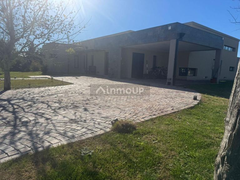Casa en Venta en San Vicente, G.B.A. Zona Sur