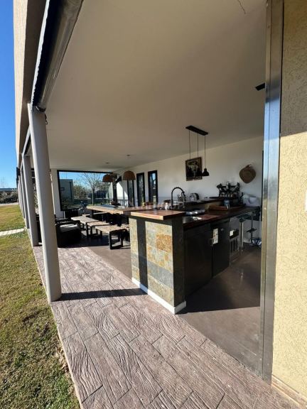 Casa en Venta en San Vicente, G.B.A. Zona Sur