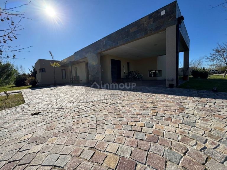 Casa en Venta en San Vicente, G.B.A. Zona Sur