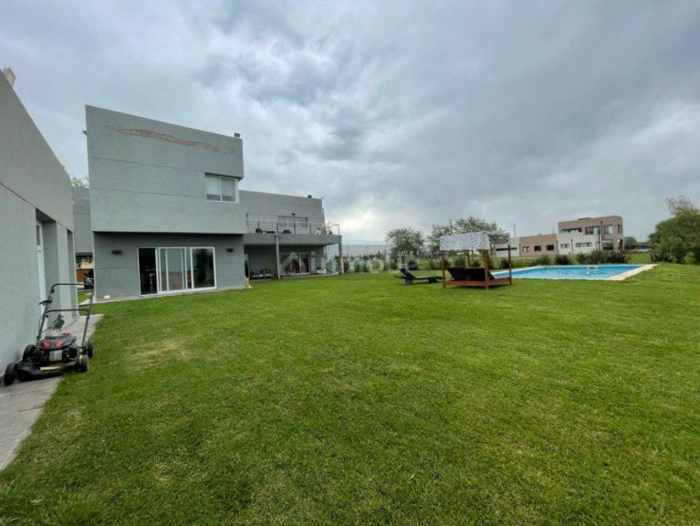 Casa en Alquiler en San Vicente, G.B.A. Zona Sur