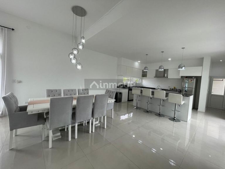 Casa en Venta en San Vicente, G.B.A. Zona Sur