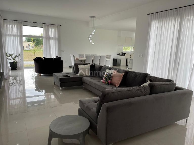 Casa en Venta en San Vicente, G.B.A. Zona Sur
