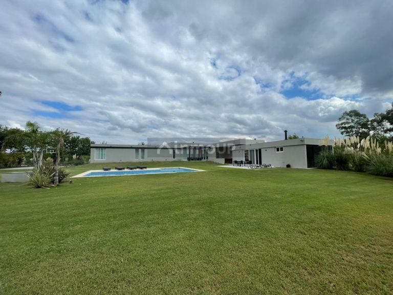 Casa en Venta en San Vicente, G.B.A. Zona Sur
