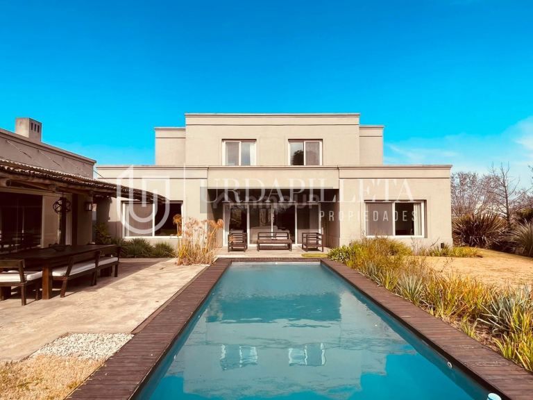 Casa en Alquiler en Pilar, G.B.A. Zona Norte