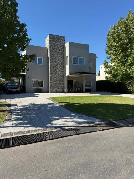 Casa en Venta en Pilar, G.B.A. Zona Norte