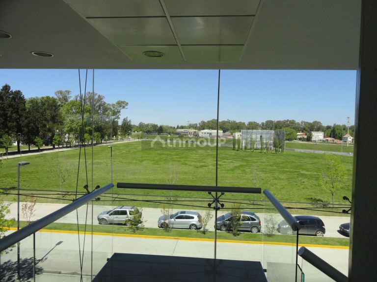 Oficina en Alquiler en Pilar, G.B.A. Zona Norte